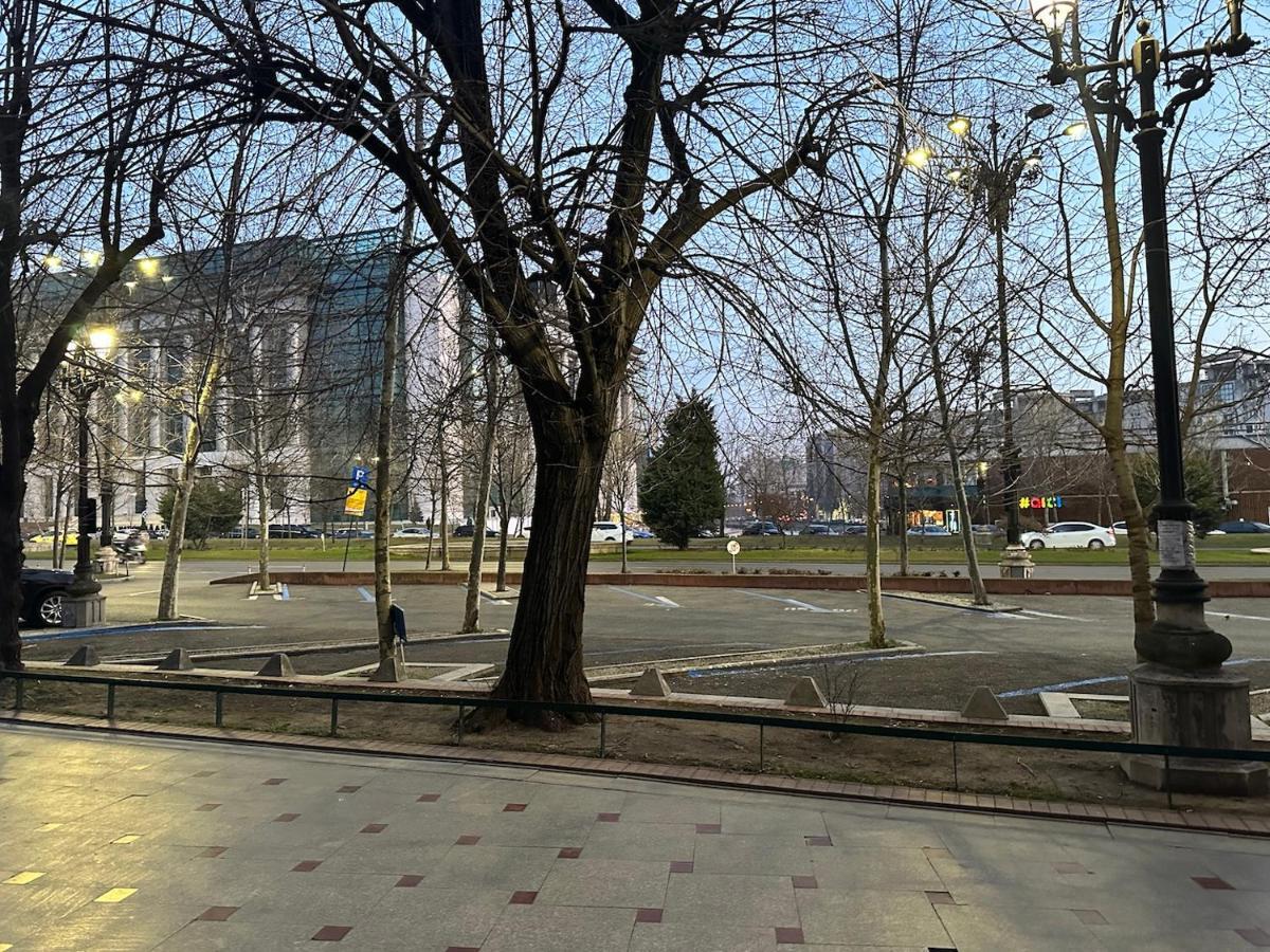 Unirii Lake Tribunal 布加勒斯特 外观 照片