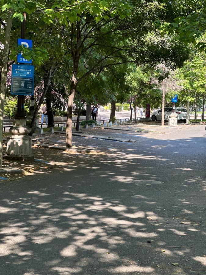 Unirii Lake Tribunal 布加勒斯特 外观 照片